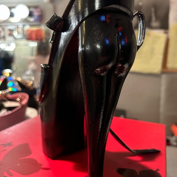 Brand New size 9 wooden heel Ladies Legs and Butt - Picture 3 of 3